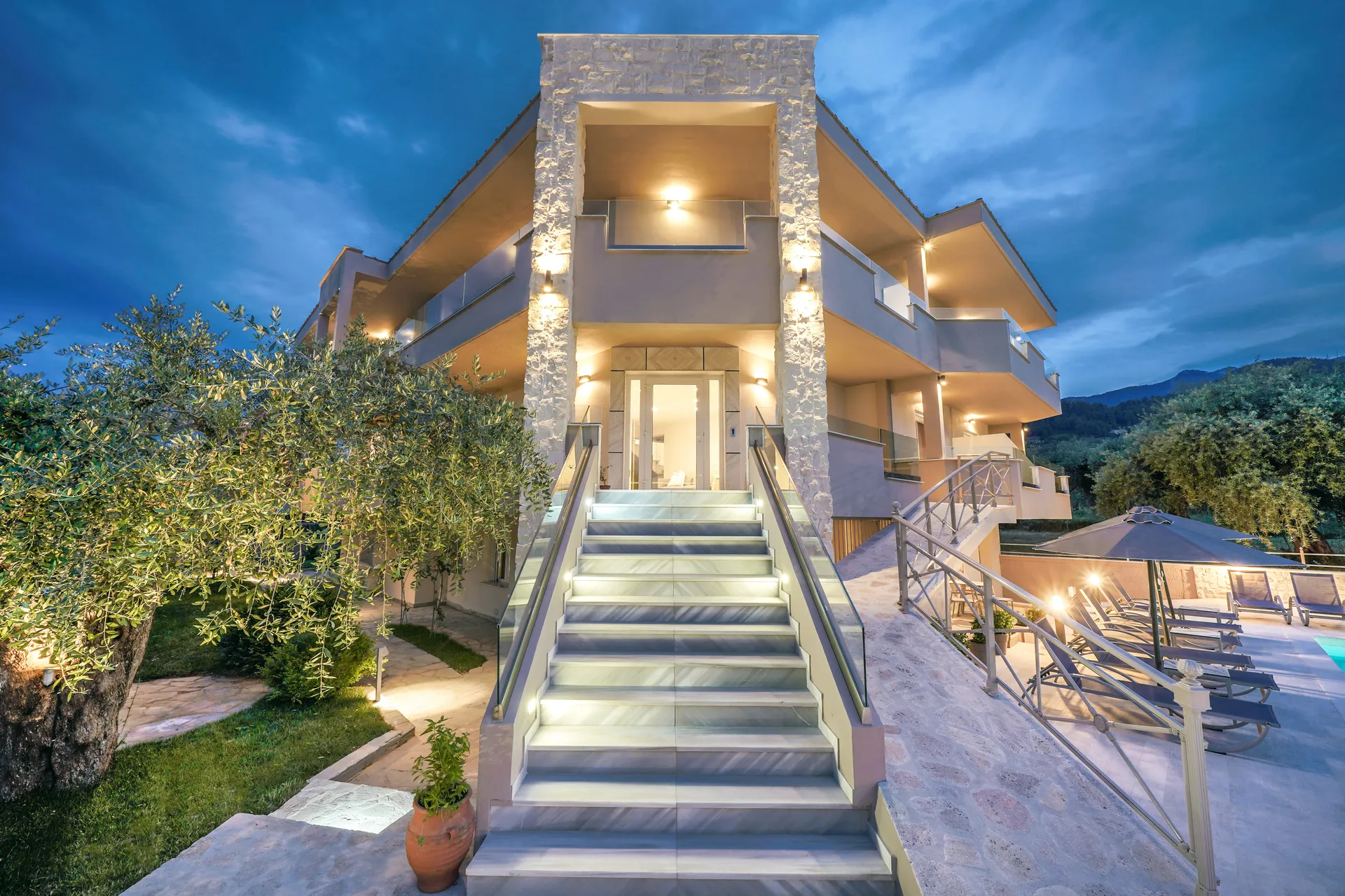 Tiara Holidays - IlioMagic luxury studios - ulaz